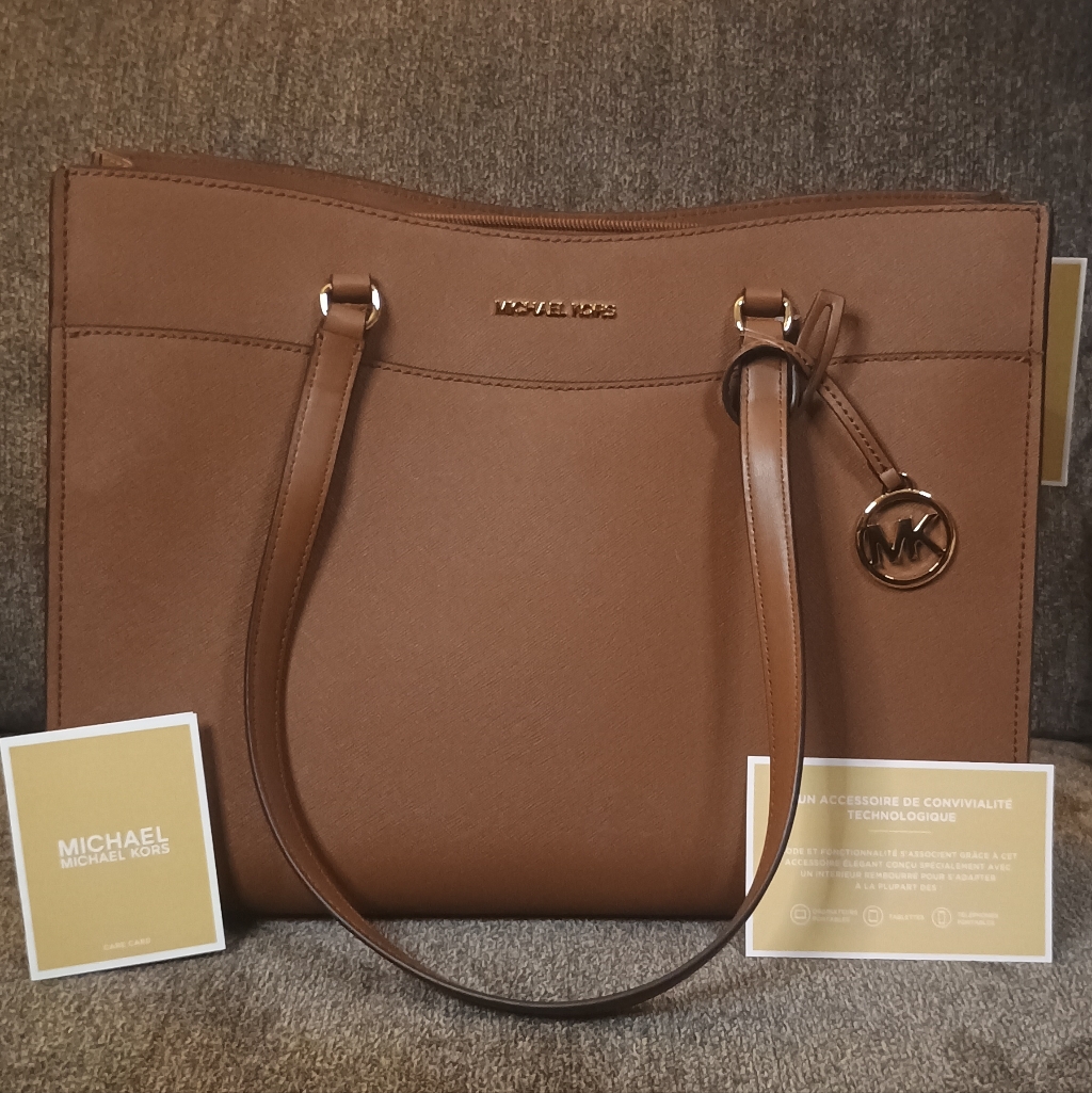 Micheal Kors Saffiano Leather Jet Set Travel Tote Authenticated Brand New